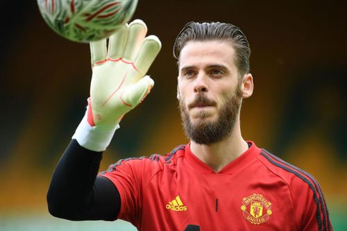 Solskjaer trấn an De Gea trước cột mốc 400 trận