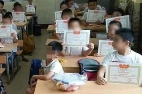 Phát giấy khen đại trà và những tư duy buồn cười trong xã hội