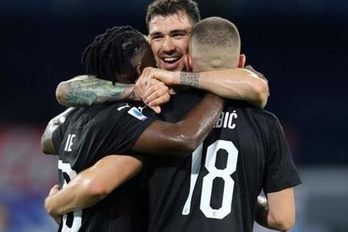 Cầm hòa Napoli 2-2, AC Milan tiếp tục nuôi hy vọng dự Europa League