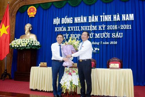 Đồng chí Trần Xuân Dưỡng được bầu giữ chức Phó Chủ tịch UBND tỉnh Hà Nam