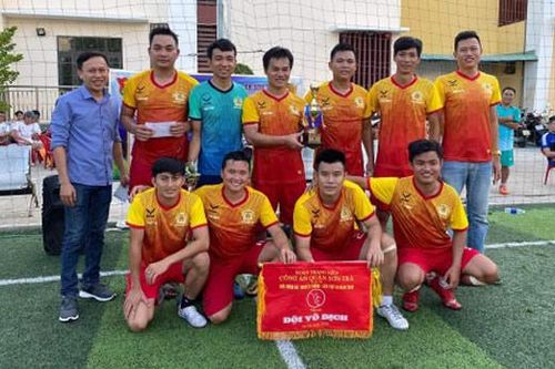 Sôi nổi giải bóng đá công an các quận
