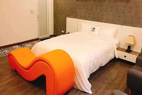 Đặt mua 'ghế tình yêu', nhờ shipper bọc kín, hôm sau cả làng biết