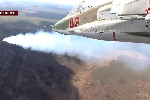 Ngoạn mục cảnh phi công Nga thử mẫu 'tăng bay' Su-25 tối tân nhất