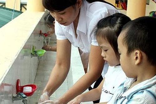 Tuyên truyền rửa tay bằng xà phòng, nước sạch phòng chống dịch bệnh trong trường học