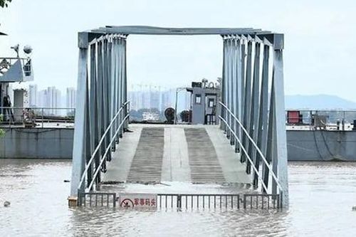 Trung Quốc lo 'điều tồi tệ nhất' chưa tới giữa lúc lũ lụt hoành hành