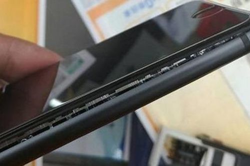 Sử dụng điện thoại trong phòng chờ có vi phạm kỷ luật trường thi?
