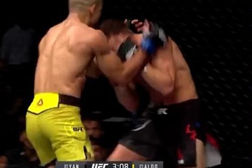Video Petr Yan giành chiến thắng trong cuộc chiến tranh giải vô địch UFC
