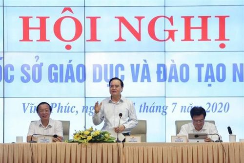 Tránh lạm dụng giấy khen dẫn đến 'tác dụng ngược'