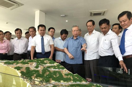 Thường trực Ban Bí thư thị sát tổ hợp trang trại Năng lượng tái tạo Ninh Thuận
