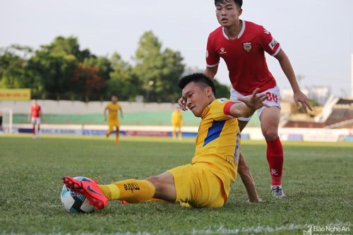 Sông Lam Nghệ An trả giá đắt sau trận hòa trước Hồng Lĩnh Hà Tĩnh