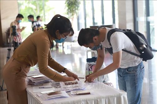 COVID-19 ngày 12/7: Việt Nam ghi nhận 2 ca mắc mới; du lịch nội địa tiếp tục phục hồi