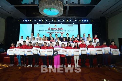 Trao giải cuộc thi 'An toàn giao thông cho nụ cười ngày mai' năm học 2019-2020