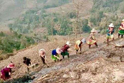 Khơi dậy tinh thần đoàn kết xây dựng cuộc sống mới