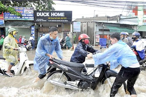 An toàn khi qua vùng ngập nước