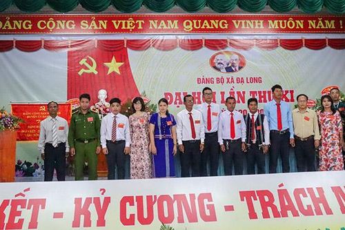 Công tác cán bộ là then chốt của then chốt (bài 2)