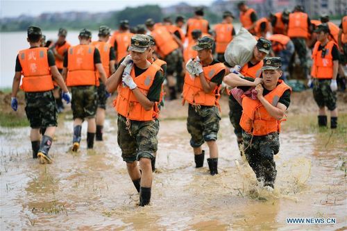 Lũ lụt lịch sử: Trung Quốc áp dụng nhiều biện pháp thời chiến