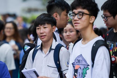 Đề Lý lớp 10 chuyên Khoa học tự nhiên: Câu hỏi dài khiến thí sinh choáng ngợp