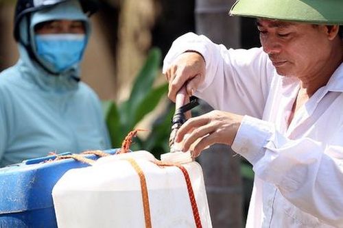 Nỗi lo mất nước sinh hoạt lại trực chờ tại Thủ đô khi nắng nóng đỉnh điểm