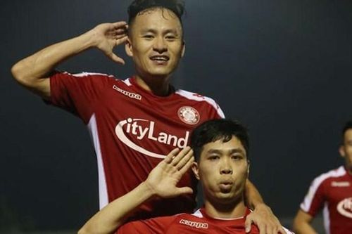 Nhìn từ vòng 9 V-League: Ông Park tạm yên tâm