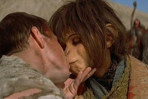 Nhan sắc nữ diễn viên nhận đóng vai tinh tinh để sinh tồn ở Hollywood