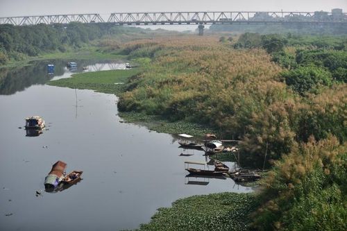 Thành phố hai bờ sông Hồng – Hà Nội: Án binh chờ… quy hoạch