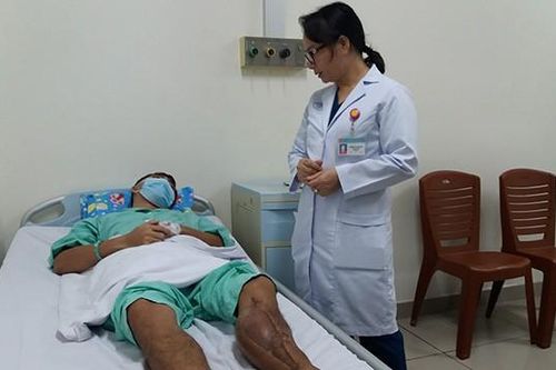 Một tấm thẻ, hai số phận