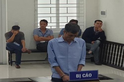 Đâm người trọng thương sau va chạm giao thông