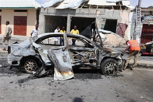 Tư lệnh quân đội Somalia thoát chết trong vụ đánh bom xe