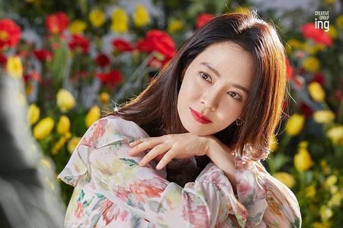 Song Ji Hyo đốn tim netizen bởi nhan sắc rạng rỡ trong bộ ảnh mới