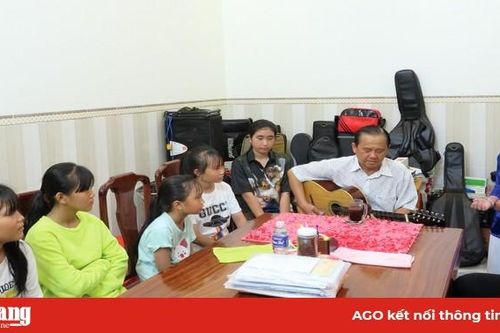 Người ươm mầm cho đờn ca tài tử