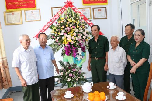 Phó Bí thư Thường trực Tỉnh ủy Châu Ngọc Tuấn thăm, chúc mừng Hội Cựu TNXP tỉnh