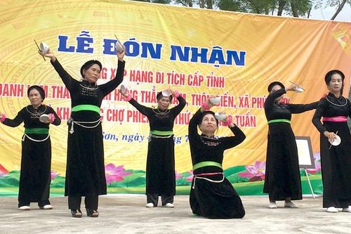 Phúc Sơn vang điệu Then