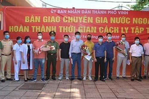 Hết hạn cách ly tập trung, 8 chuyên gia nước ngoài trở lại làm việc