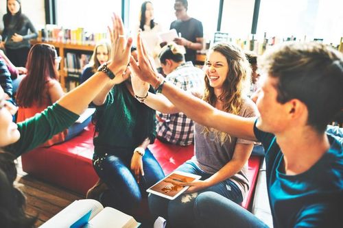 Trước khoản đền bù quá lớn, Mỹ hủy kế hoạch trục xuất 1 triệu SV quốc tế vì học online