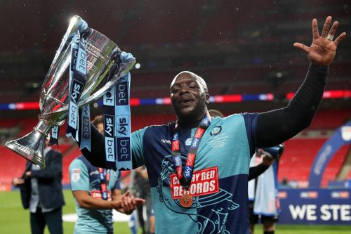 Cầu thủ nặng hơn 100 kg được mời đến lễ diễu hành của Liverpool