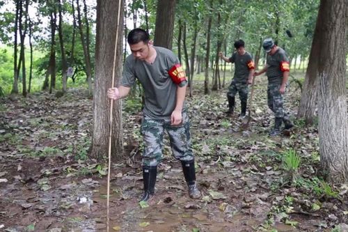 Học sinh TQ tham gia chống lũ ngay khi kết thúc thi đại học