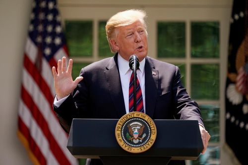 Ông Trump nhận công lao sau khi Anh cấm Huawei