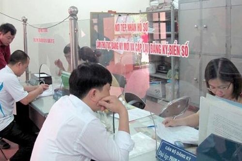 Không có giấy tờ mua bán vẫn được sang tên xe qua nhiều đời chủ