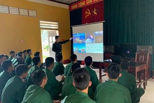 Đổi mới việc giảng dạy chính trị cho bộ đội
