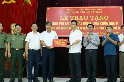 Hỗ trợ 30 tỷ đồng làm mới, sửa chữa 615 căn nhà cho người nghèo ở Nậm Pồ