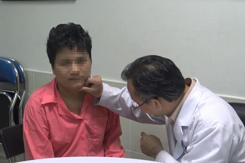 Người đàn ông suýt chết vì tăm xỉa răng dài 10cm lọt vào tim