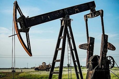 IEA dự báo nhu cầu dầu tăng trong khi sản lượng giảm