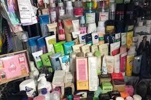 Mỹ phẩm giả tràn lan đe dọa an toàn cho người dùng