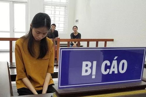 Thủ đoạn tàn độc của nữ quái tạt axit nhân viên tiệm vàng để cướp tài sản