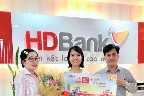 64 khách hàng may mắn nhận giải từ chương trình 'Tải App HDBank'