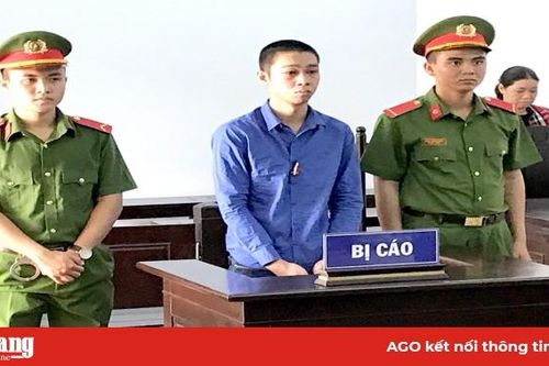 Ở tù vì chứa 3.000 bao thuốc lá lậu trong phòng ngủ