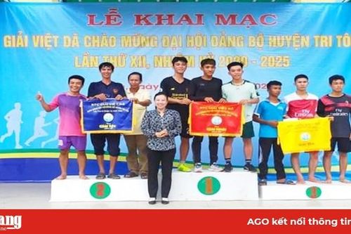 Sôi nổi hoạt động thể thao chào mừng Đại hội Đảng các cấp