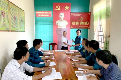 Chú trọng công tác phát triển đảng viên mới