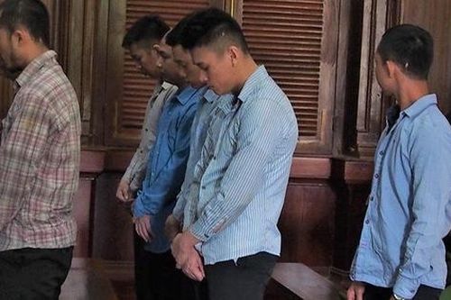 Vụ bé trai 13 tuổi bị chém chết khi xông vào cứu cha: Tuyên án nhóm côn đồ