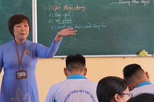 Hà Nội: 2.034 giáo viên hợp đồng bắt đầu được xét tuyển viên chức đặc cách